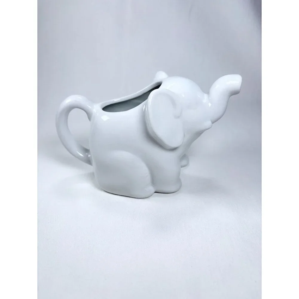 HIC Kitchen Elephant Trunk Up 9 Ounce Gloss‎ White Porcelain Creamer w/ Handle